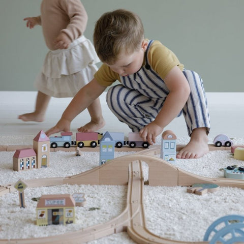 Jucarie din lemn pentru copii - Set oras cu cale ferata - Little Dutch