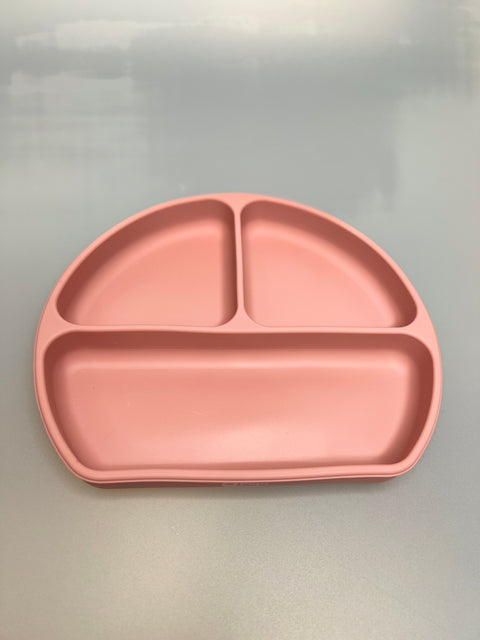 Farfurie compartimentata din silicon, cu capac  pentru masa copilului  roz - LE PETIT BUBU